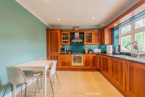 Kitchen.a.jpg