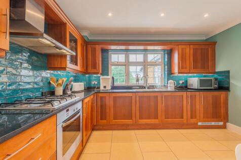 Kitchen.b.jpg
