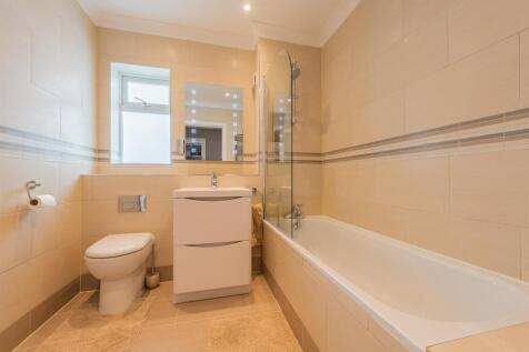 FamilyBathroom.jpg