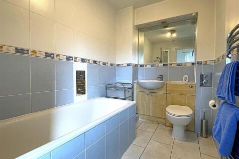 Bathroom.jpg