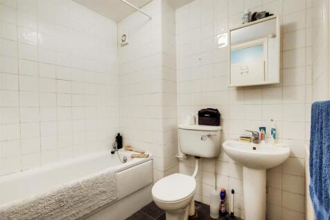 5_Bathroom-0.jpg