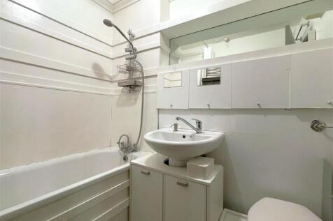 Bathroom.jpg