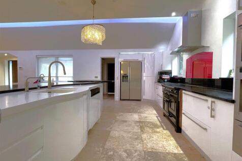 Kitchen3.jpg