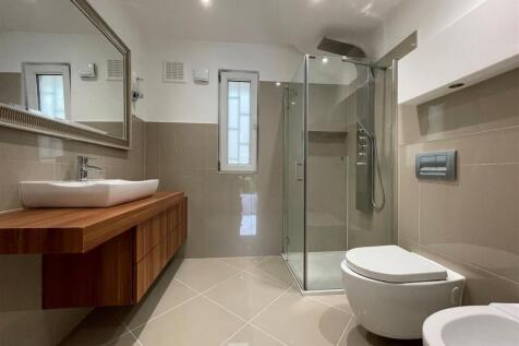 ShowerRoom.jpg