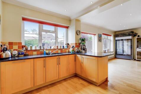 4_Kitchen-Dining Room-2.jpg