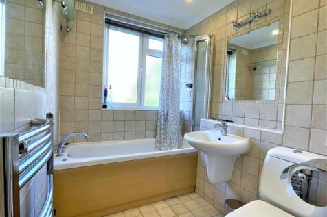 Bathroom.jpg