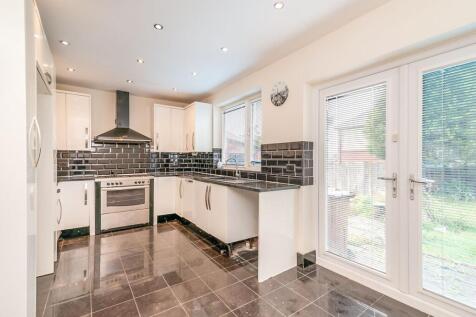 Kitchen / Dining Roo