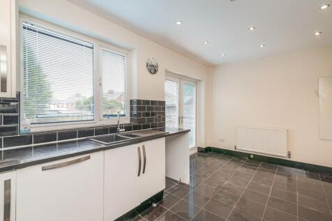 Kitchen / Dining Roo