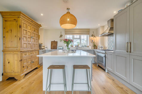 7 resized_1364332-14-68e906b9833f7