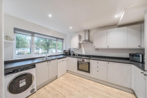 1362883-9-68df9e3...