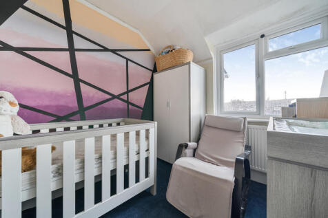 1373687-11-6904b7...