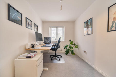 1376456-16-690b7e...