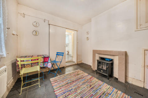 1377367-7-690df64...