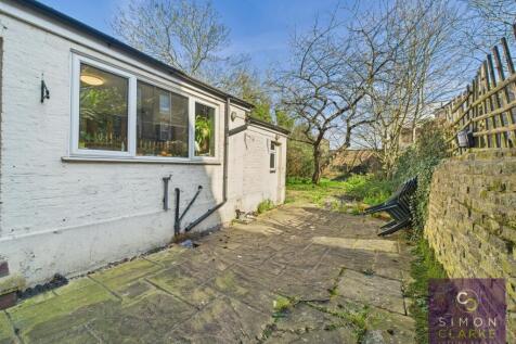 CAM03369G0-PR0226-STILL015.jpg