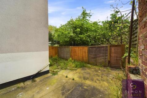 CAM03369G0-PR0063-STILL009.jpg