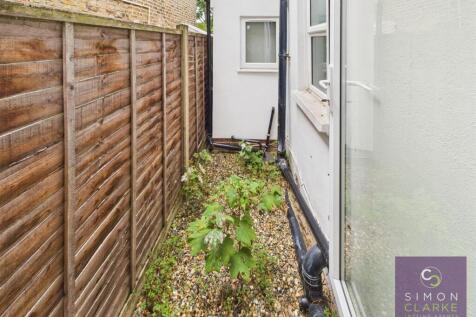 CAM05425G0-PR0039-STILL006.jpg