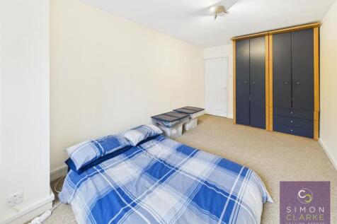 CAM05425G0-PR0046-STILL006.jpg