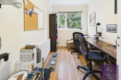 CAM05425G0-PR0049-STILL009.jpg