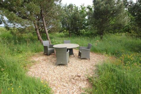 seating to lake