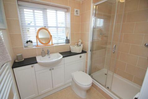 En suite bed 1