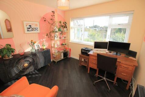 Front bedroom 1