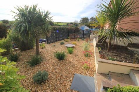 front garden and aspect