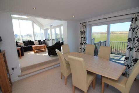 Dining room to sun lounge