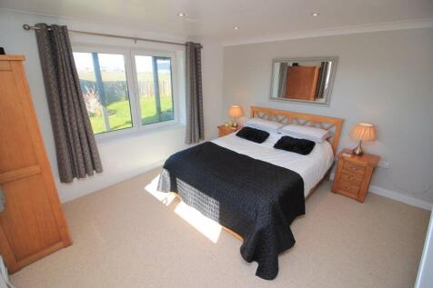 Lower ground floor bedroom 3