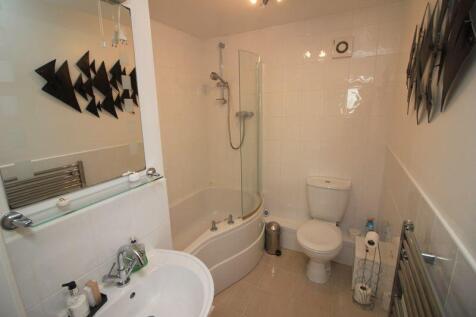 Ground floor family bathroom