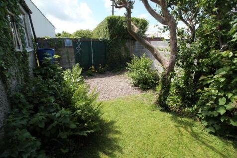 rear enclosed garden