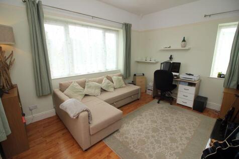 bedroom 3/living room