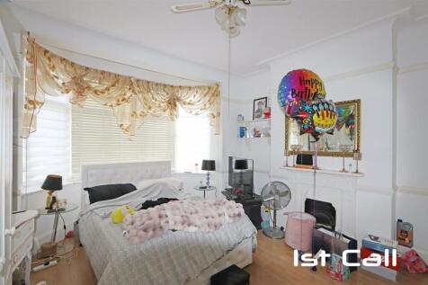 Lounge (currently used as a bedroom)
