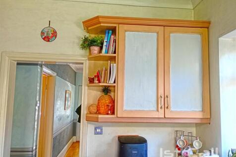 Kitchen3.jpg