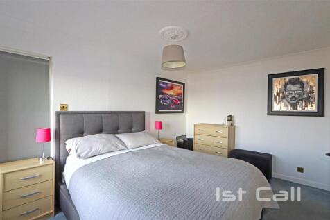 Bed1a.jpg
