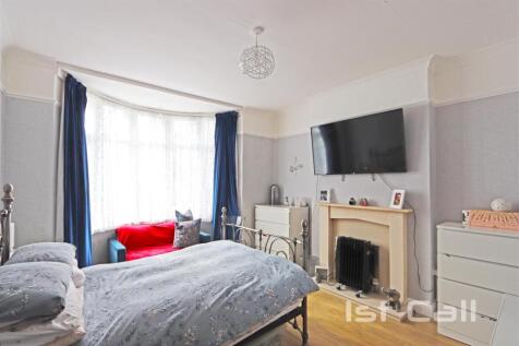 Lounge (Currently utilised as a bedroom)