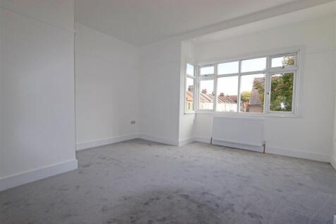 bedroom 1_2.jpg