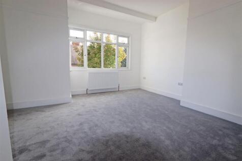 bedroom 1_1.jpg