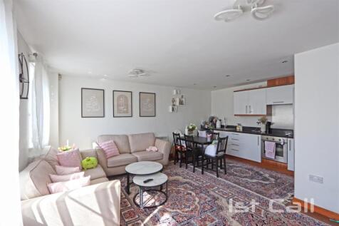 Open Plan Living Room/ Kitchen