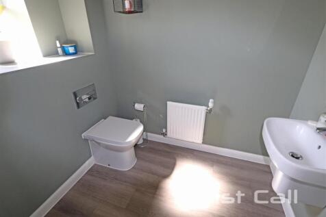Spacious Cloakroom