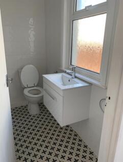 43 bath.jpg