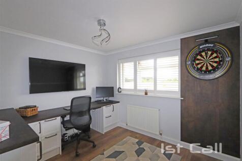 Bedroom 4/ Office