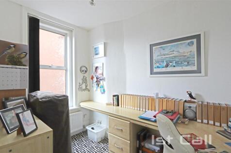 Bedroom 3/ Office