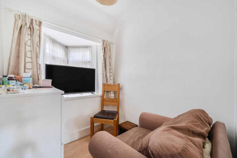 1333946-8-688cd86...