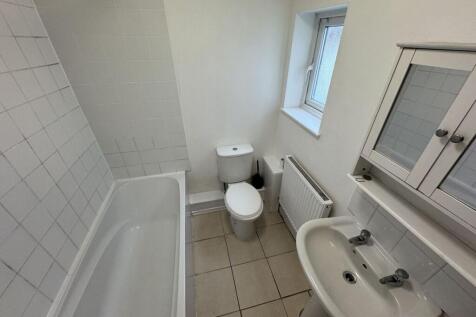 Bathroom (Ground Floor)