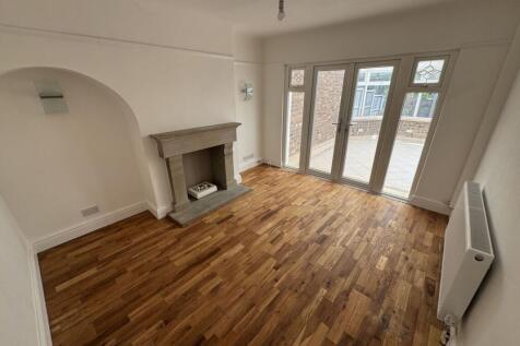 Living Room (Rear)