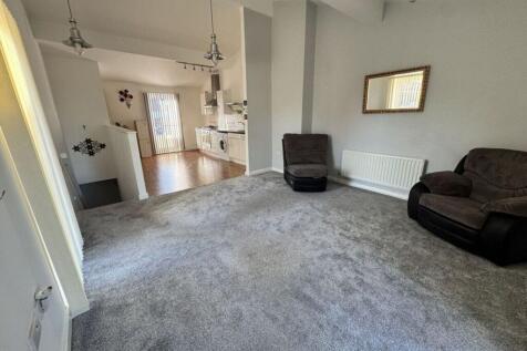 Living Area / Kitchen