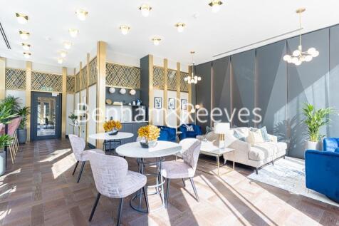 Exclusive Lounge