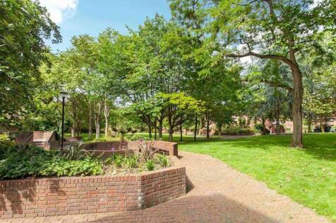 St Pauls Court Courtyard