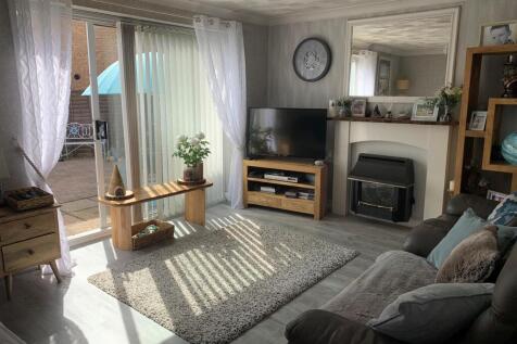 Lounge 1.jpg