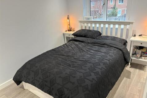 Master Bedroom 1.jpg
